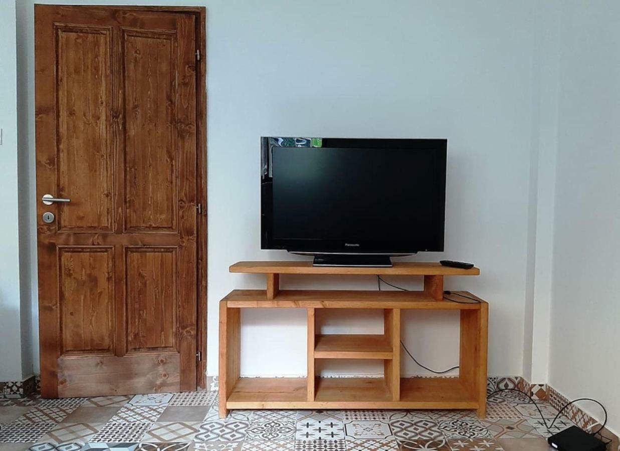 2 Bedroom Near Heroes Square Apartment
